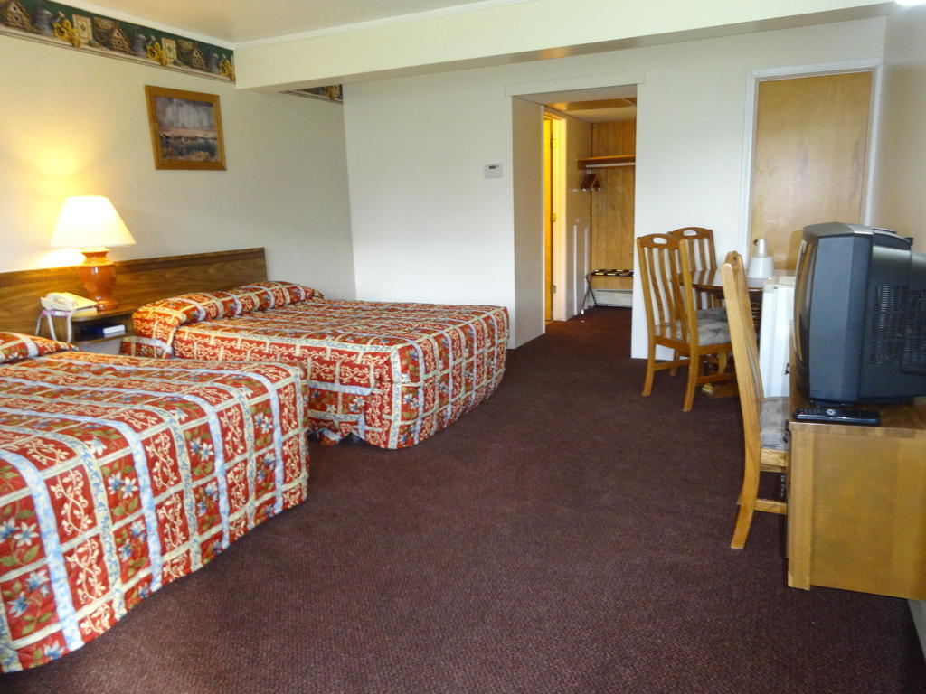 Boulder Lodge June Lake Room photo