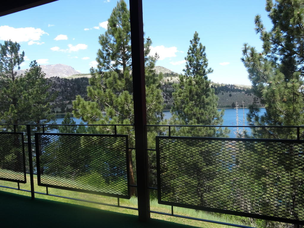 Boulder Lodge June Lake Room photo